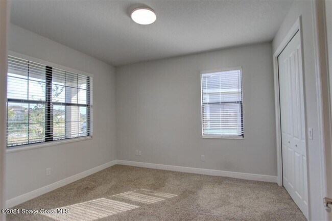 Building Photo - 3267 Addison Dr