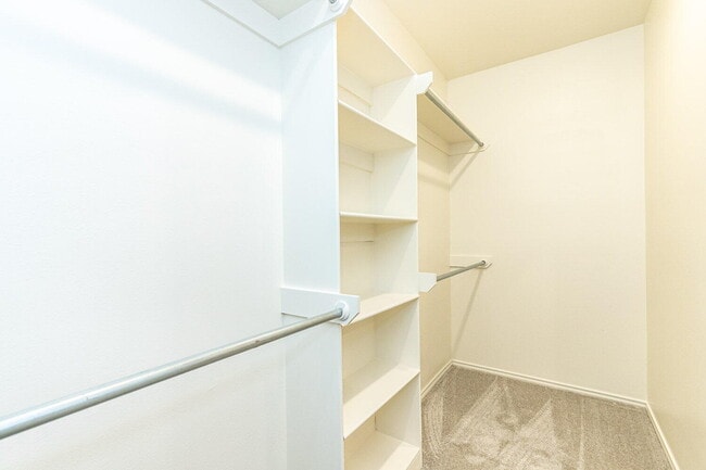 Building Photo - 5549 Lehigh St