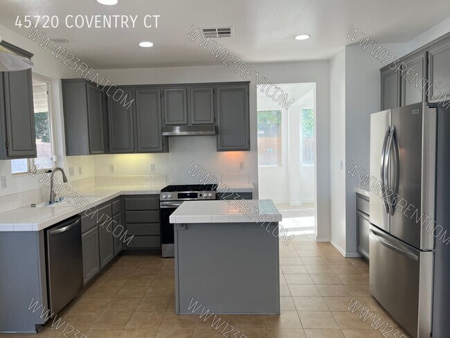 Building Photo - 45720 Coventry Ct.