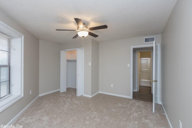 Building Photo - 8815 Woodbine Dr