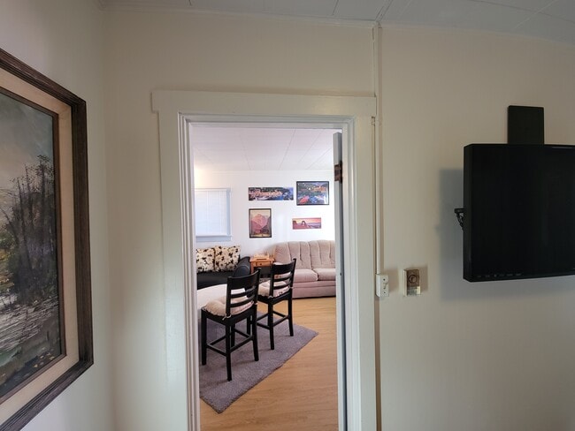 Building Photo - 211-212 W 13th St