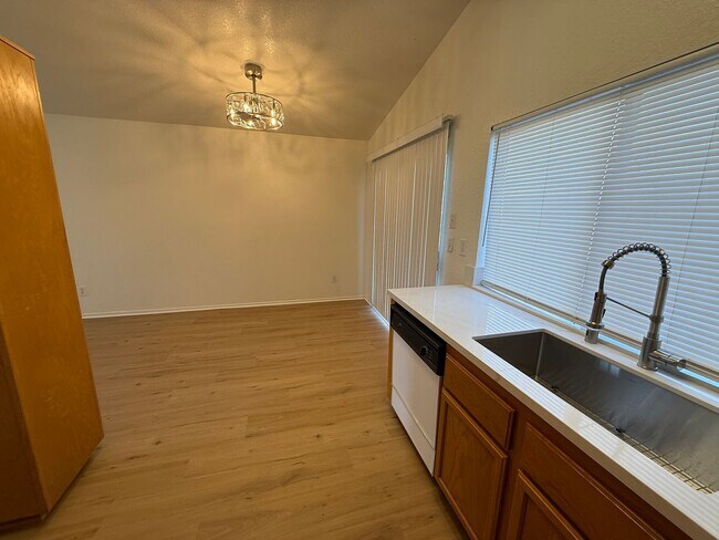 Building Photo - Victorville- Refurbished 2 Bedrooms 2 Bathrooms, New Laminate Floors