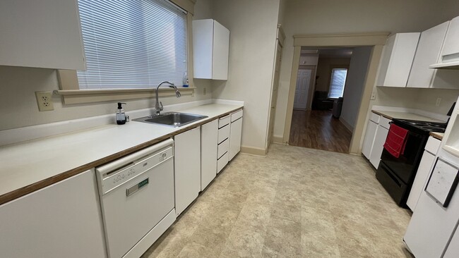 Building Photo - 2911 Nassau St