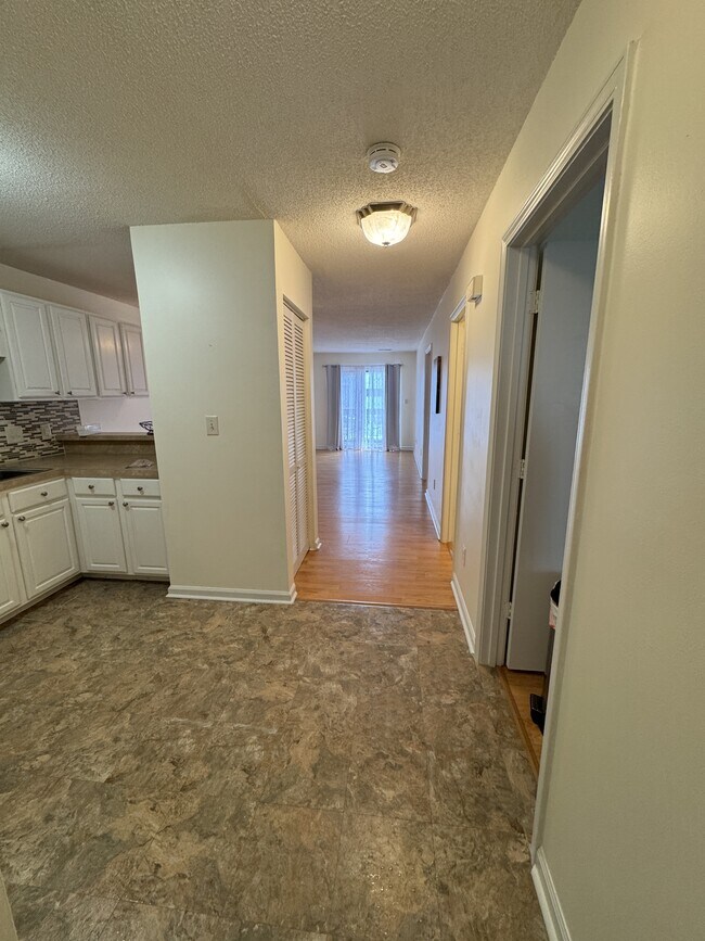 Building Photo - 7700 Porcher Dr