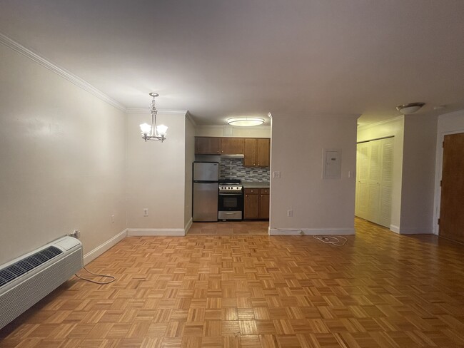 Building Photo - 1111 River Rd