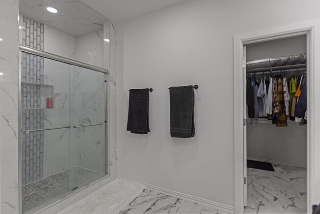 Building Photo - 12029 W Palomino Dr