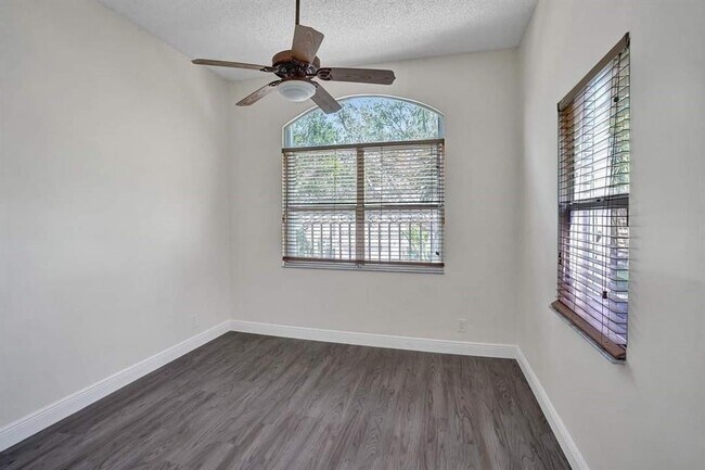 Building Photo - 11032 Boston Dr