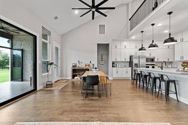 Building Photo - 209 Northcrest Dr