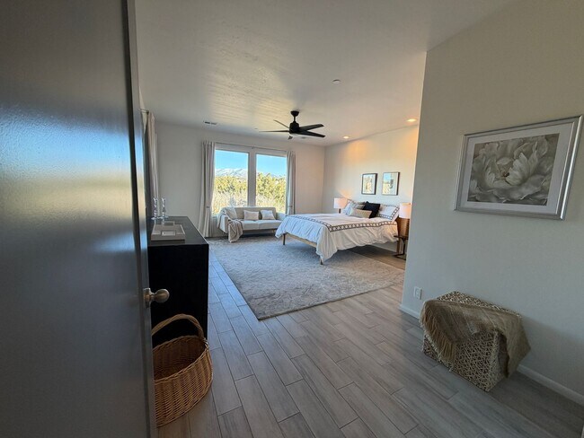 Building Photo - 14 Plano Arbolito