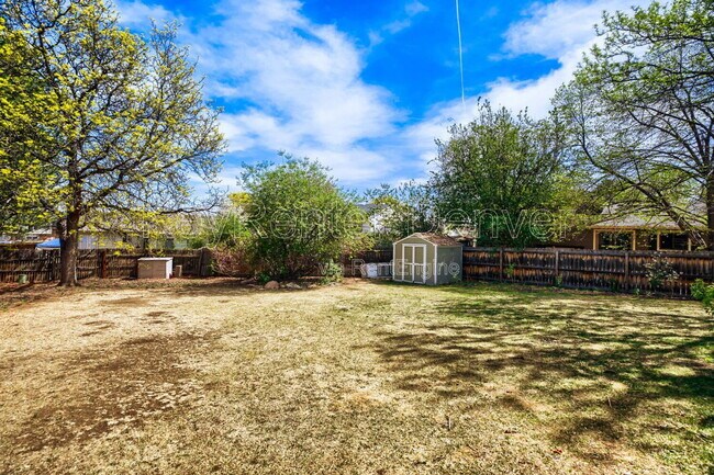 Building Photo - 8099 W 93rd Way