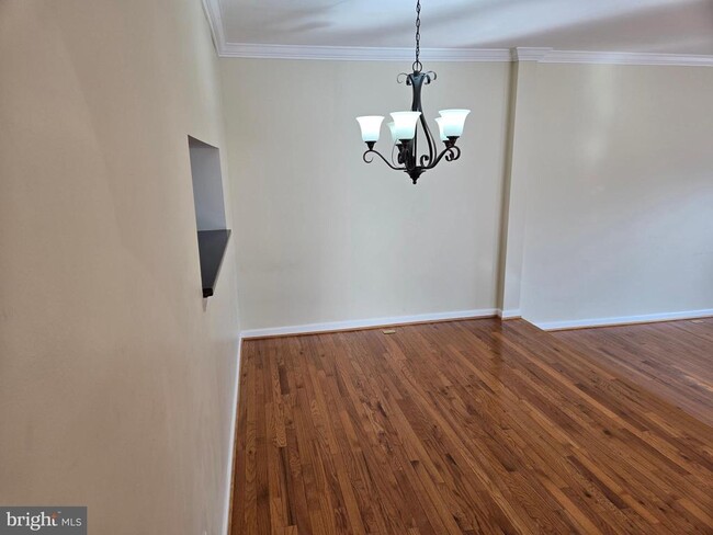 Building Photo - 300 Cinnabar Ln