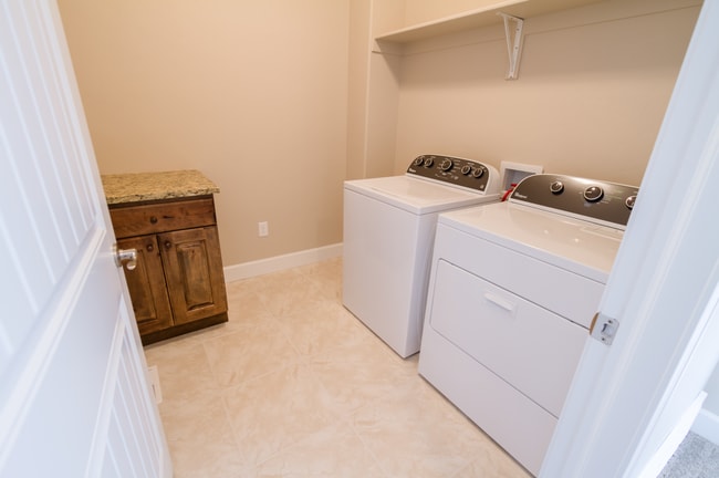 Building Photo - Italian Villages | 3-Bedroom Villa La Vigne (Unfinished Basement)