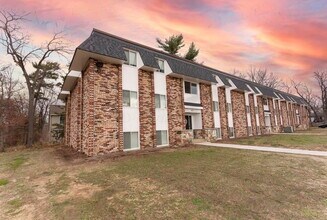 Building Photo - 4742 Eastern Ave SE