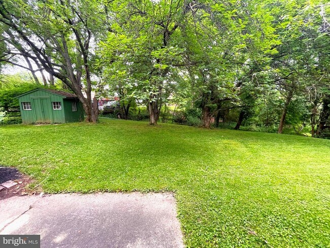 Building Photo - 8410 Buckhannon Dr