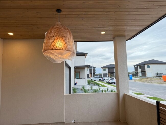 Building Photo - 714 Sage Ln