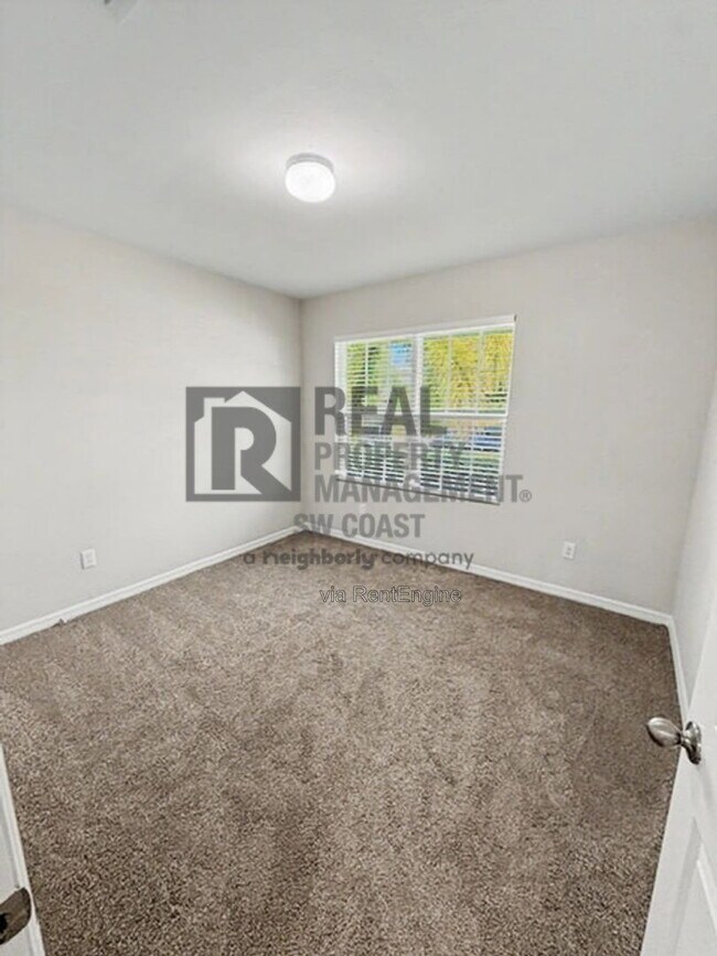 Building Photo - 7317 Mikasa Dr