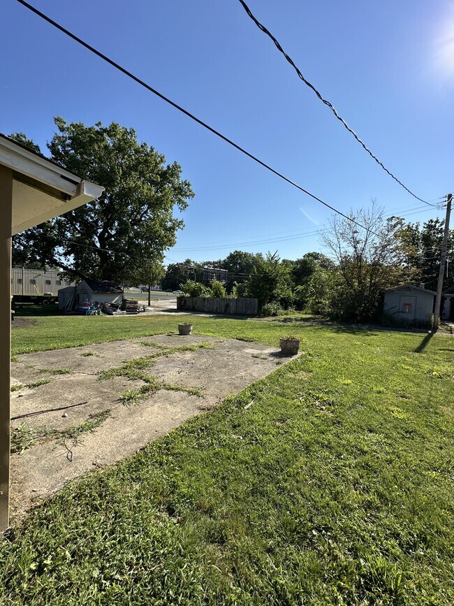 Building Photo - 216 N Delaware St