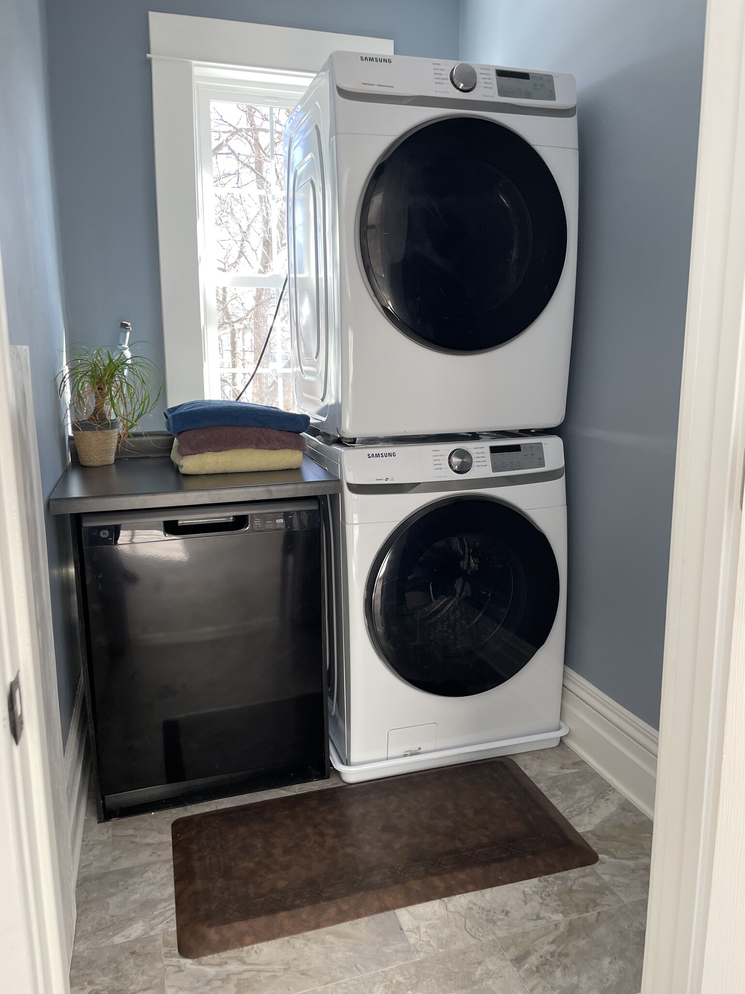 Laundry Room - 641 Fillmore St NE