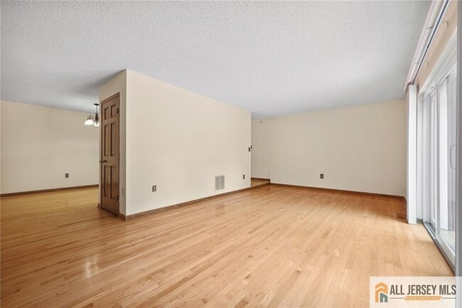 Building Photo - 153 Thoreau Dr