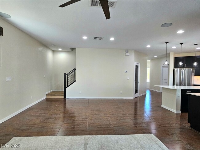 Building Photo - 7017 Pearl Hilltop Ct