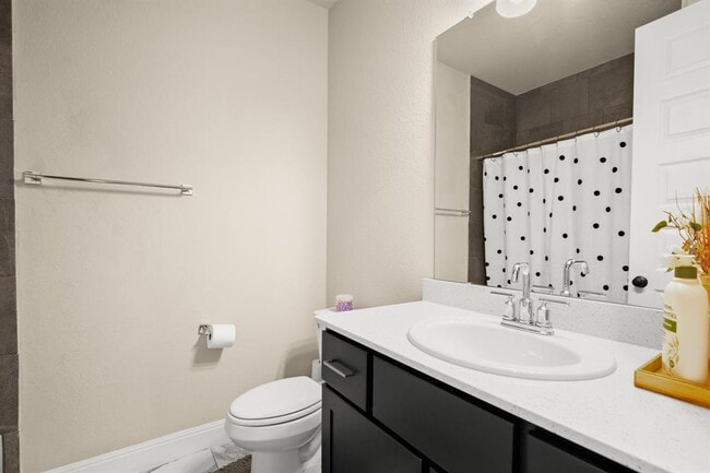Building Photo - 525 Faith Dr