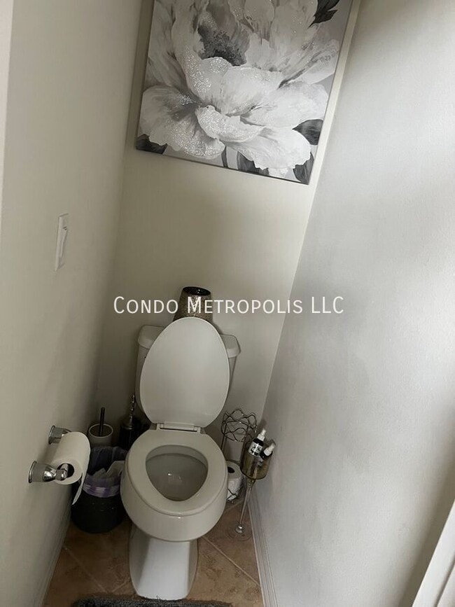 Building Photo - 1608 Regal River Cir