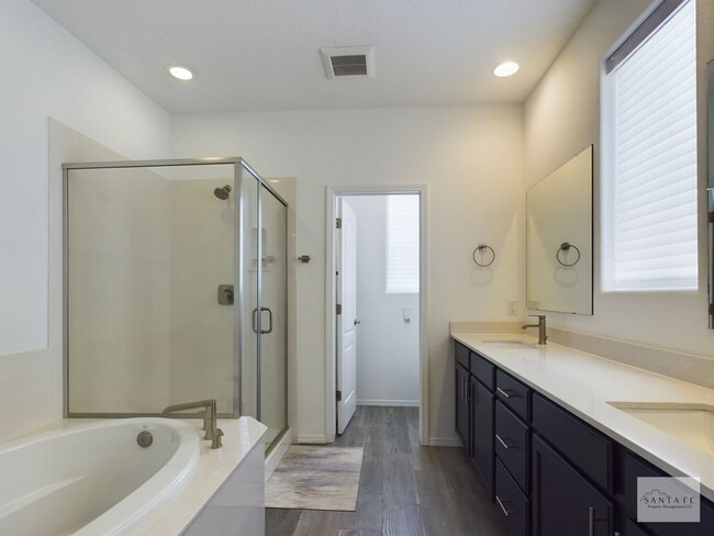 Building Photo - Two Level Pulte Townhouse Available Soon!