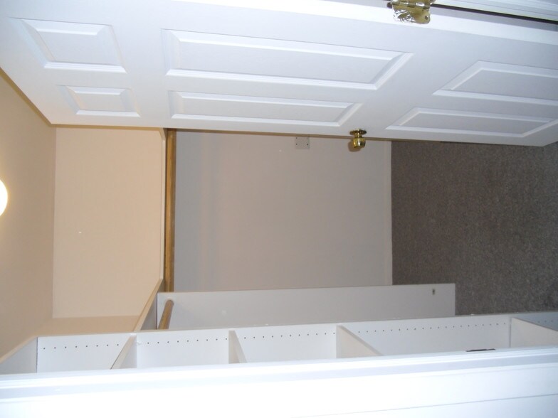 Building Photo - 31 Oaktree Dr