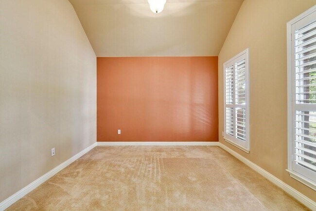 Building Photo - 1614 Hidden Springs Path