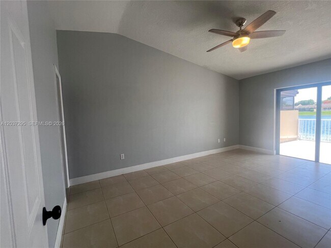 Building Photo - 11800 SW 123rd Ave