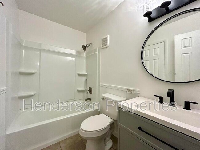 Building Photo - 1625 Merry Oaks Rd