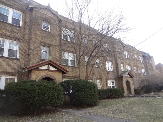 Building Photo - 415 Probasco St