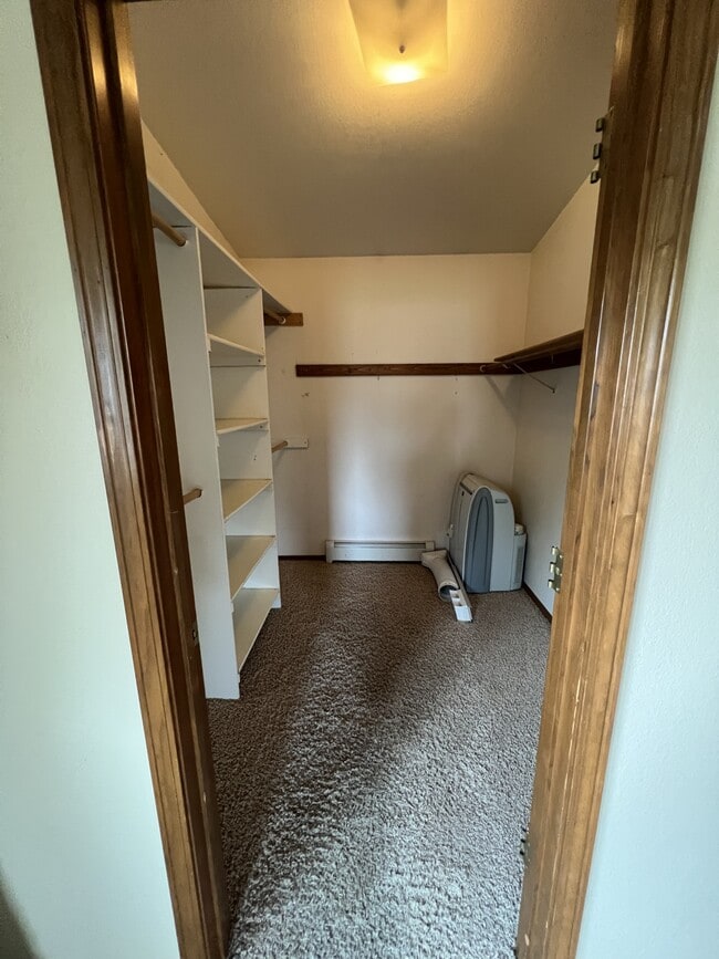 Building Photo - 4090 Bobcat Dr