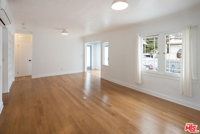 Building Photo - 734 Pier Ave