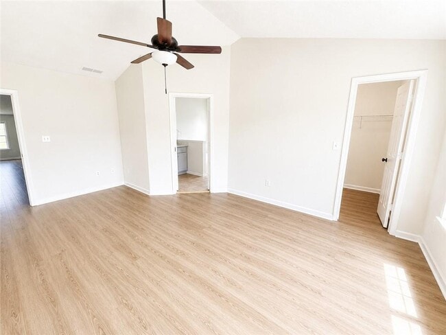 Building Photo - 2095 Glynmoore Dr