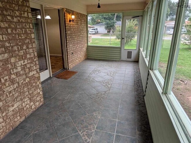 Building Photo - 2501 N Leighton Cir