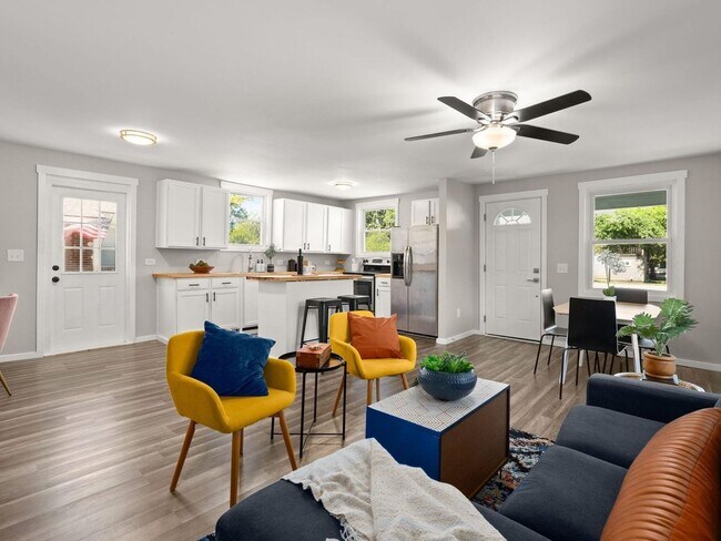 Building Photo - 3 Bedroom Single Family Home in Hanahan