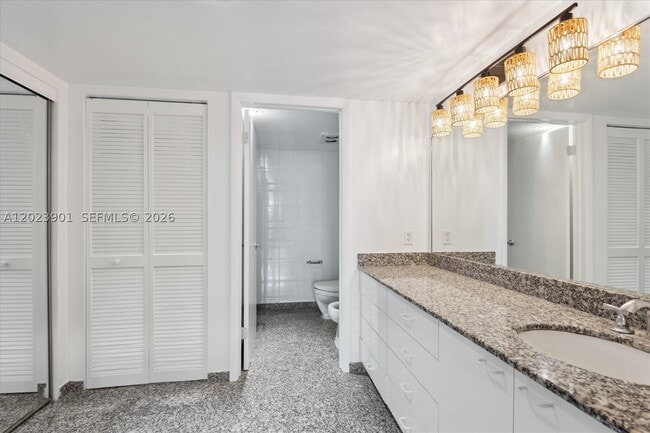 Building Photo - 151 Crandon Blvd