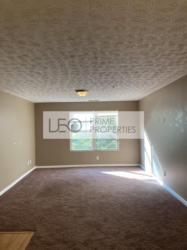 Building Photo - 7201 Fairington Ridge Cir
