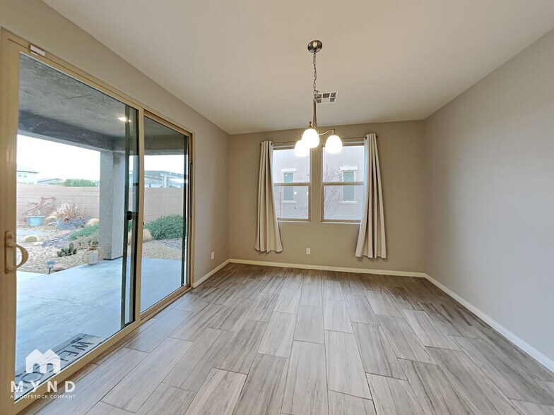 Building Photo - 4631 Roger River Ave