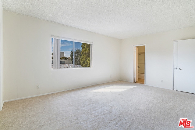 Building Photo - 2803 Arizona Ave