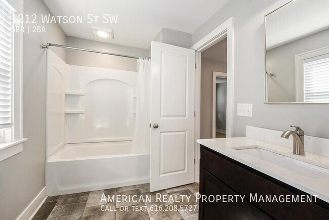 Building Photo - 1212 Watson St SW