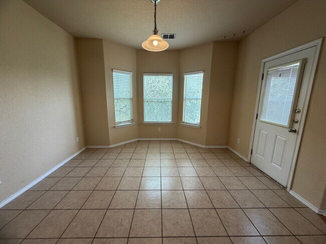 Building Photo - 9103 Rainbow Creek