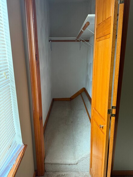 Building Photo - 22 Lawrence St