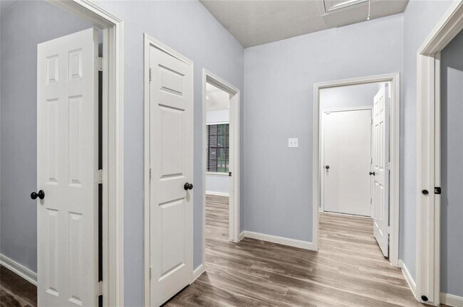 Building Photo - 16535 Cypress Bridge Dr