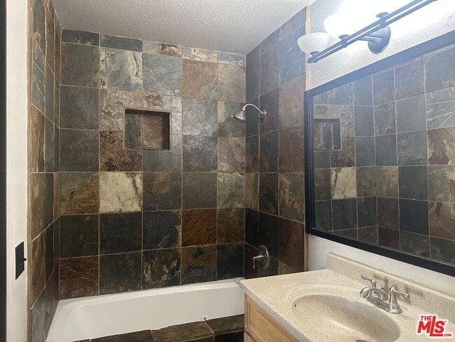 Building Photo - 77 Willowcrest Ln