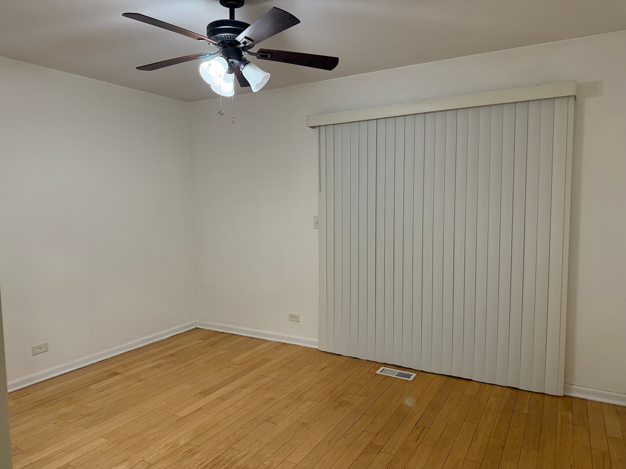 Building Photo - 1021 Perry Dr