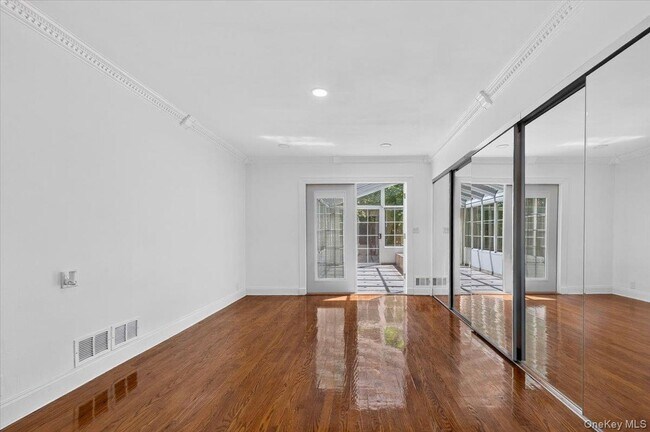 Building Photo - 1155 Webster Ave