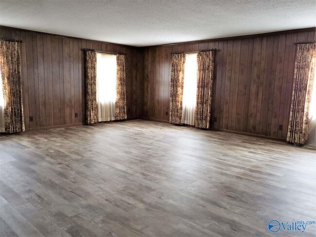 Building Photo - 209 Winthrop Dr SW