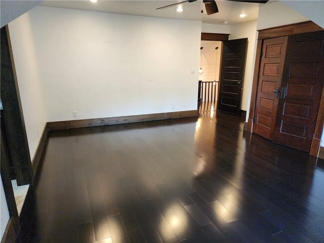 Building Photo - 523 S Clifford St